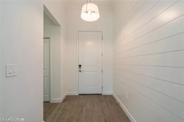 Estero, FL 33928,19121 Hinkley DR