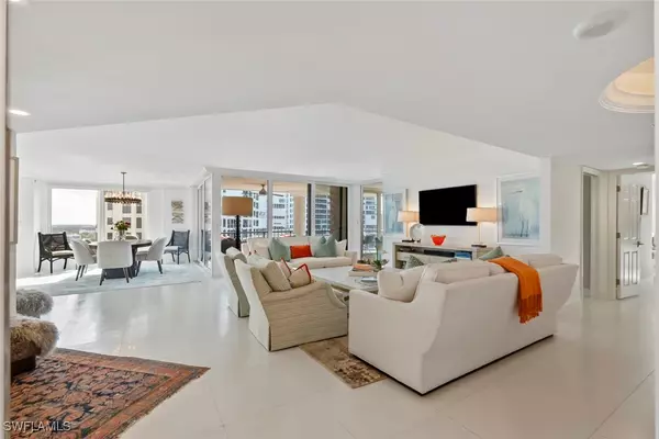 Naples, FL 34103,4251 Gulf Shore BLVD N #10B