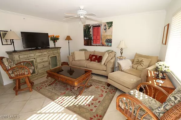 Naples, FL 34102,480 5th ST S #202