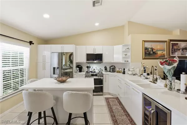 Cape Coral, FL 33909,2207 NE 28th ST