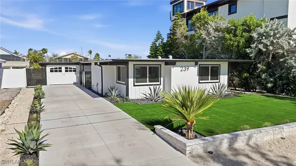 Fort Myers Beach, FL 33931,239 Curlew ST