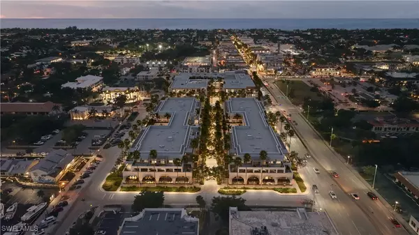 Naples, FL 34102,975 6th AVE S #202