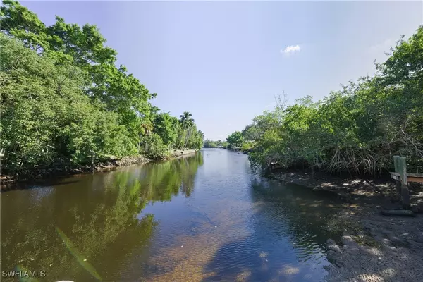 234 Riverwood RD, Naples, FL 34114