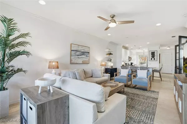 9374 Pocida CT #101, Naples, FL 34119