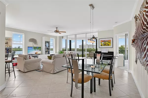 Naples, FL 34110,420 Cove Tower DR #401