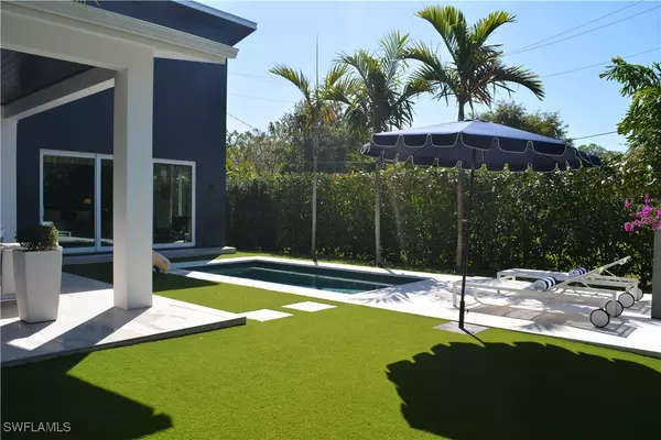 Naples, FL 34102,1218 14th AVE N