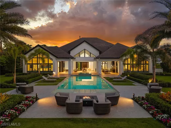 2191 Coach House LN, Naples, FL 34105