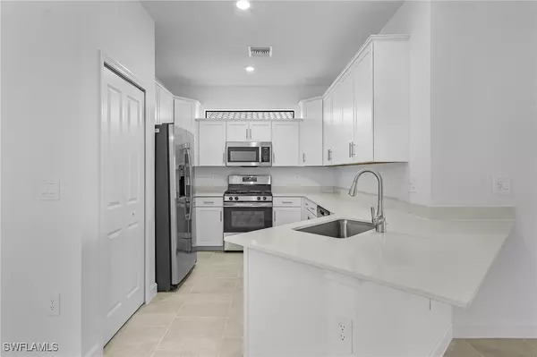 Estero, FL 33928,19621 Hinkley DR