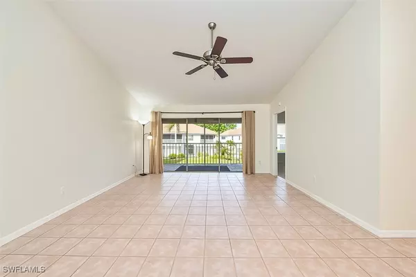 Naples, FL 34109,9856 Luna CIR #202A