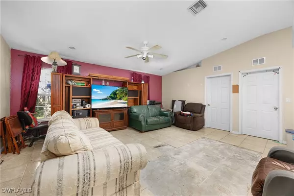 Lehigh Acres, FL 33936,1417 Irondale ST E