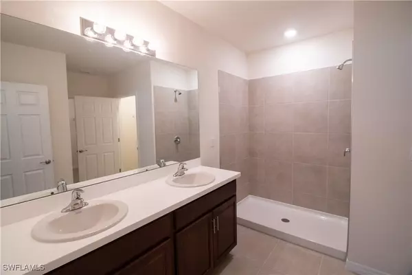 Cape Coral, FL 33993,514 NW 1st LN