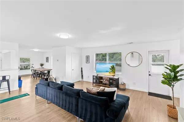 Lehigh Acres, FL 33976,3303 6th ST SW