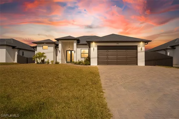 209 Kismet Pkwy E, Cape Coral, FL 33909