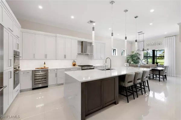 Naples, FL 34120,9381 Surfbird CT