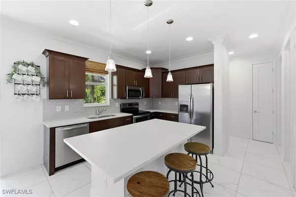 Naples, FL 34120,3380 4th AVE NE