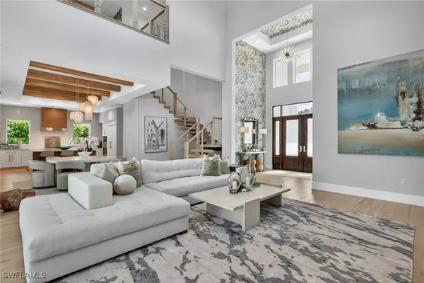 Naples, FL 34102,405 7TH AVE N