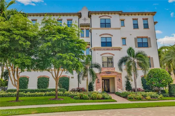 Naples, FL 34110,16432 Carrara WAY #4-102