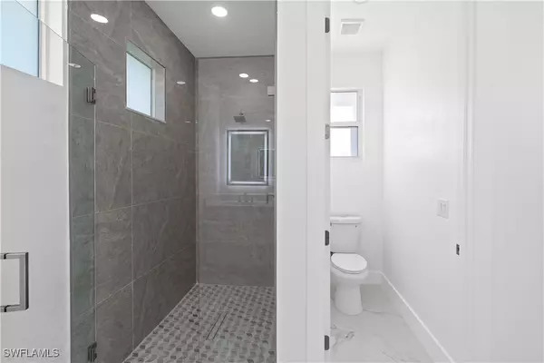 Lehigh Acres, FL 33974,918 Hollister AVE