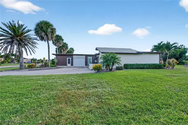 Naples, FL 34112,4130 Lakewood BLVD #F27