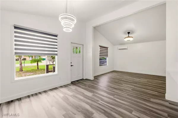 Naples, FL 34113,5317 Dixie DR