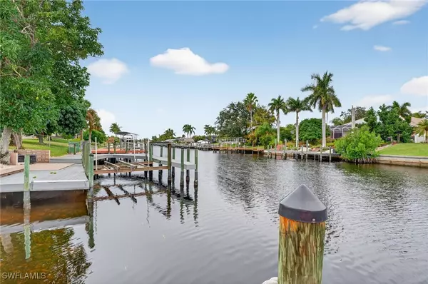 Cape Coral, FL 33990,1215 SE 21st ST