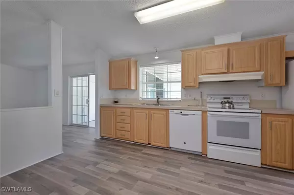 Naples, FL 34114,276 Grosbeak LN #276