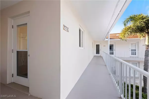 Naples, FL 34102,578 Broad AVE S #578