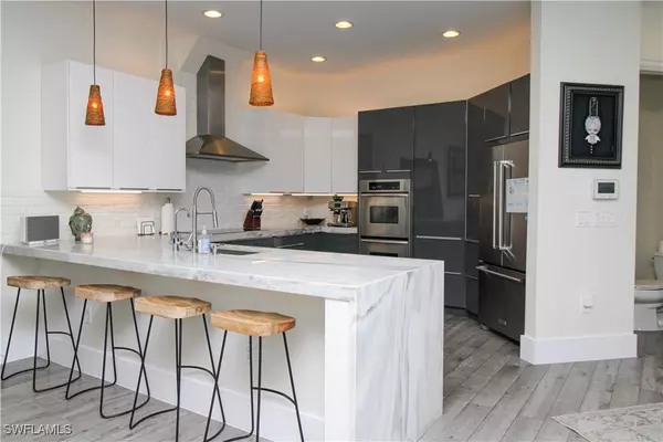 Naples, FL 34108,647 110th AVE N