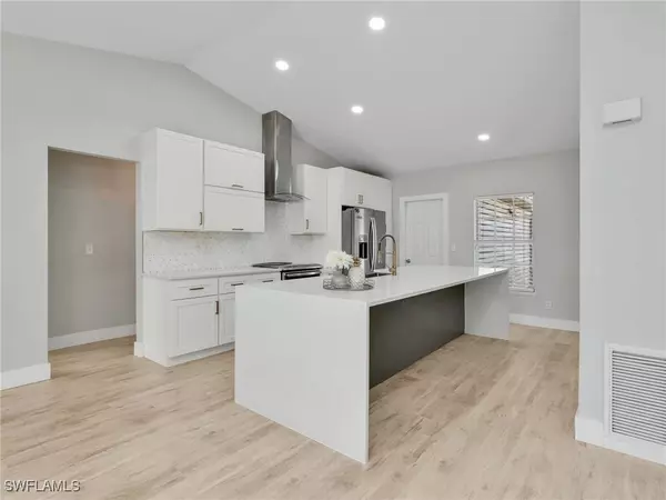 Fort Myers, FL 33967,8384 Matanzas RD