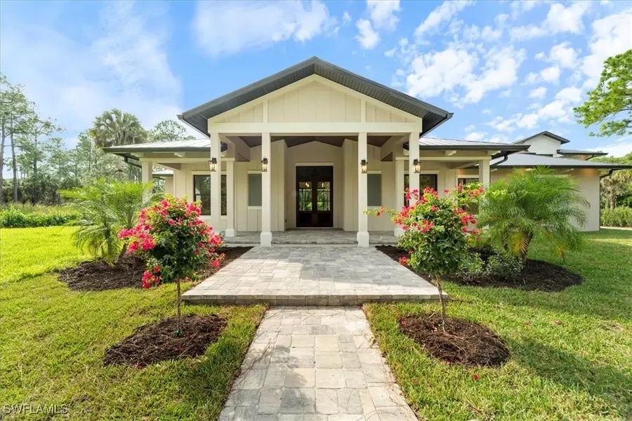 699 1st ST NW, Naples, FL 34120