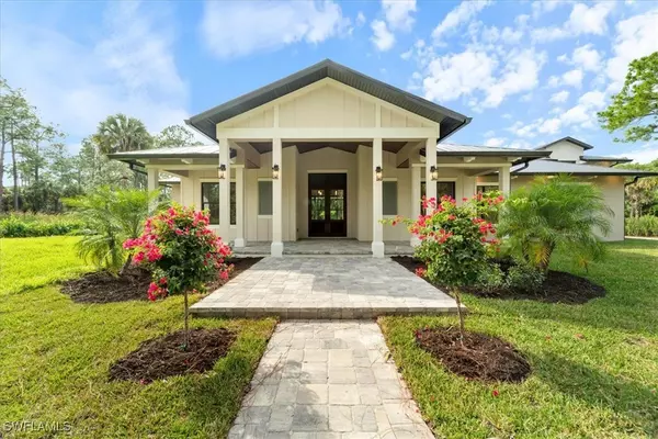 699 1st ST NW, Naples, FL 34120