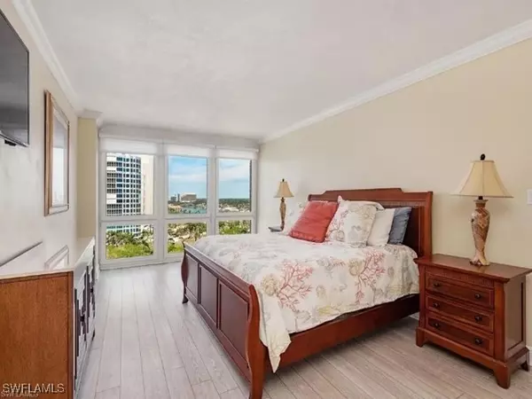 Naples, FL 34103,4031 Gulf Shore BLVD N #13C