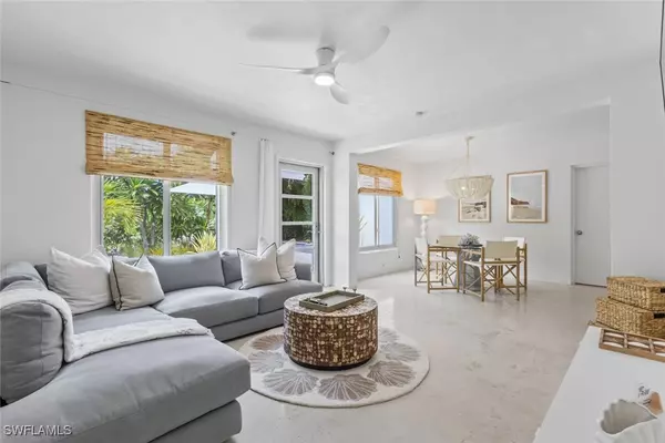 Naples, FL 34102,1212 10th AVE N