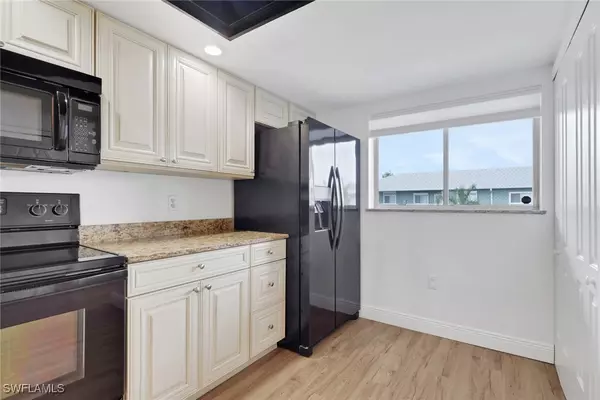 Naples, FL 34110,146 Cypress WAY E #7