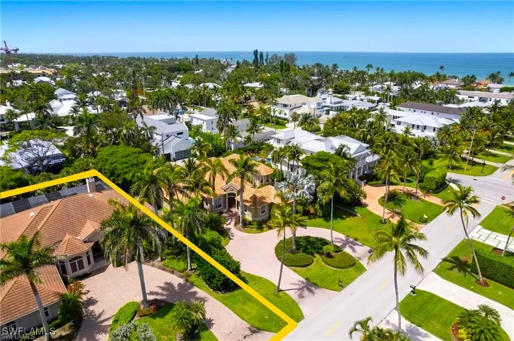 Naples, FL 34102,258 9th AVE S