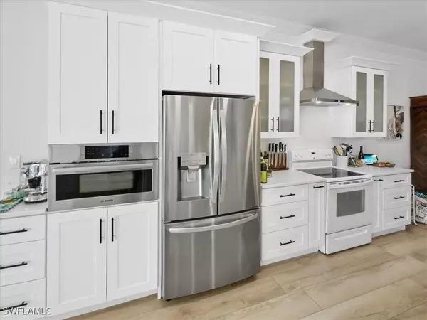 Naples, FL 34109,6876 Redbay Park RD #202