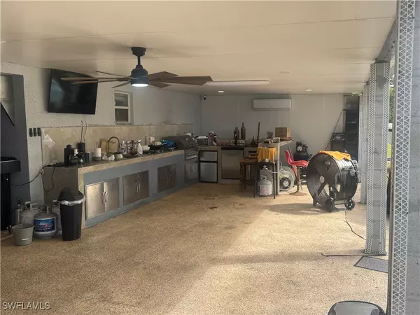 Cape Coral, FL 33993,1818 Embers Pkwy W