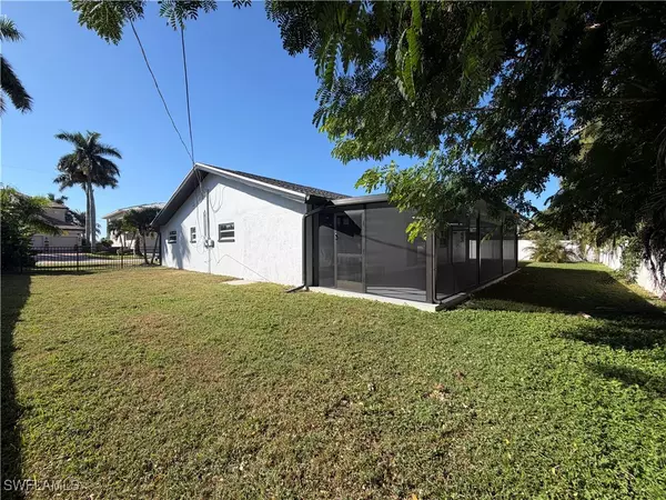 Fort Myers, FL 33919,959 N Town And River DR