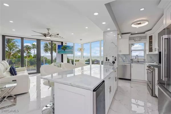 Marco Island, FL 34145,58 N Collier BLVD #209