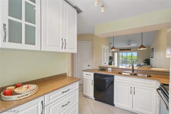 Naples, FL 34114,1305 Mainsail DR #1013