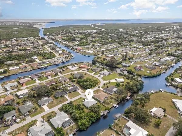 Port Charlotte, FL 33948,4186 Yucatan CIR