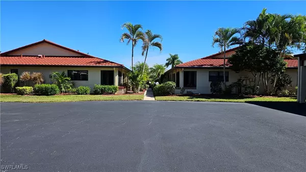 Naples, FL 34112,2060 Pine Isle LN #2060