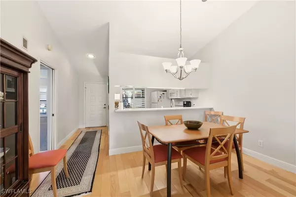 Naples, FL 34112,2060 Pine Isle LN #2060