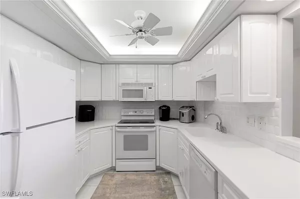 Marco Island, FL 34145,320 Seaview CT #2-709