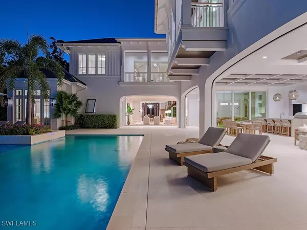 Naples, FL 34102,1675 Gordon DR