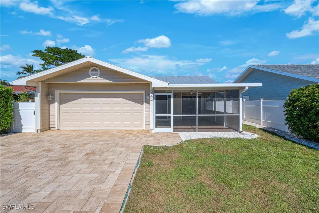 Naples, FL 34108,825 93rd AVE N