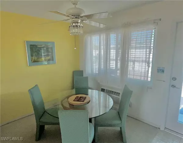 Naples, FL 34102,1550 Gulf Shore BLVD N #W4