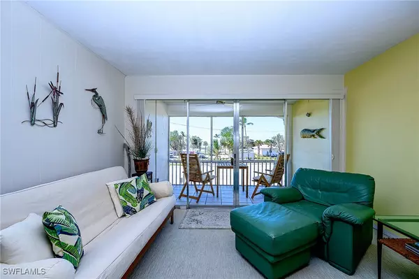 Naples, FL 34102,1550 Gulf Shore BLVD N #W4