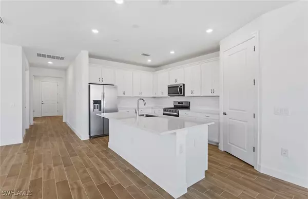 Naples, FL 34120,2080 Freemont WAY