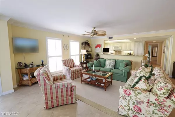 Naples, FL 34103,3483 Gulf Shore BLVD N #105